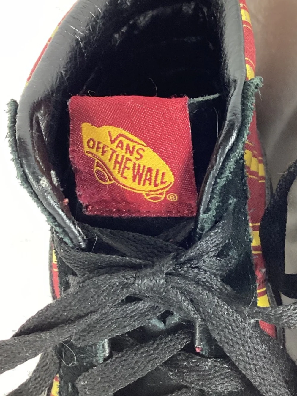 Vans Harry Potter Unisex Suede Shoes Mens Size 4 Womens 5.5 Hightop Black Red
